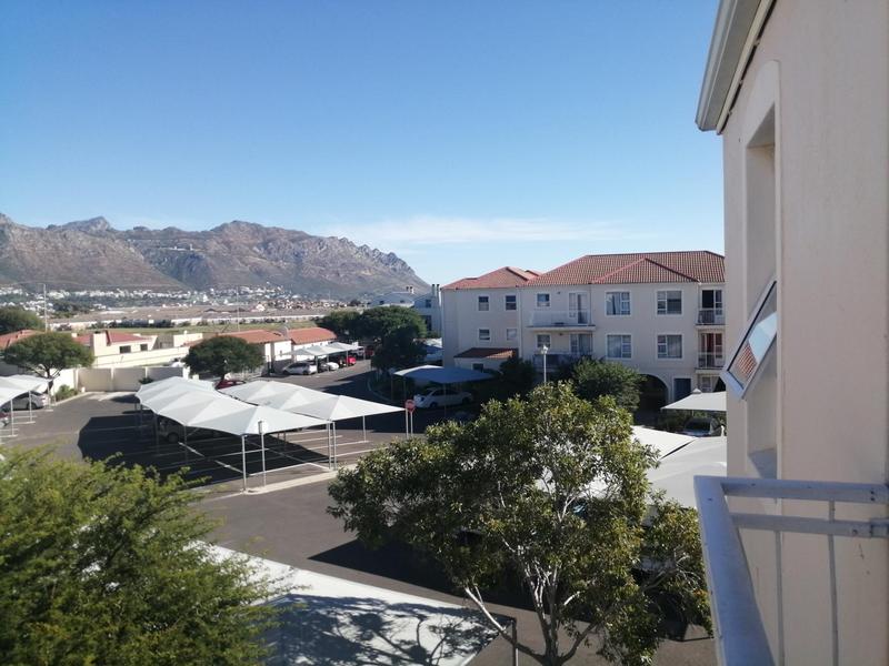 2 Bedroom Property for Sale in Gordons Bay Western Cape